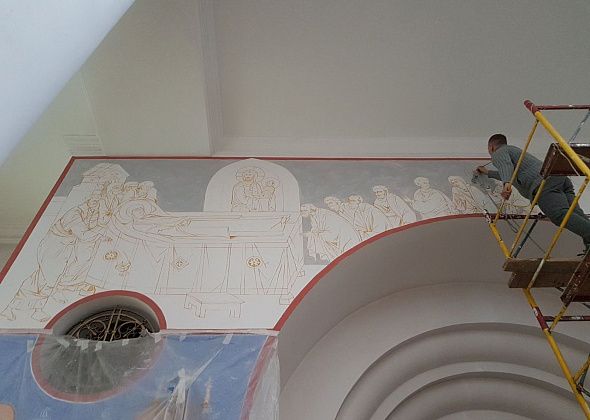 В серовском Преображенском соборе продолжается роспись внутренних стен