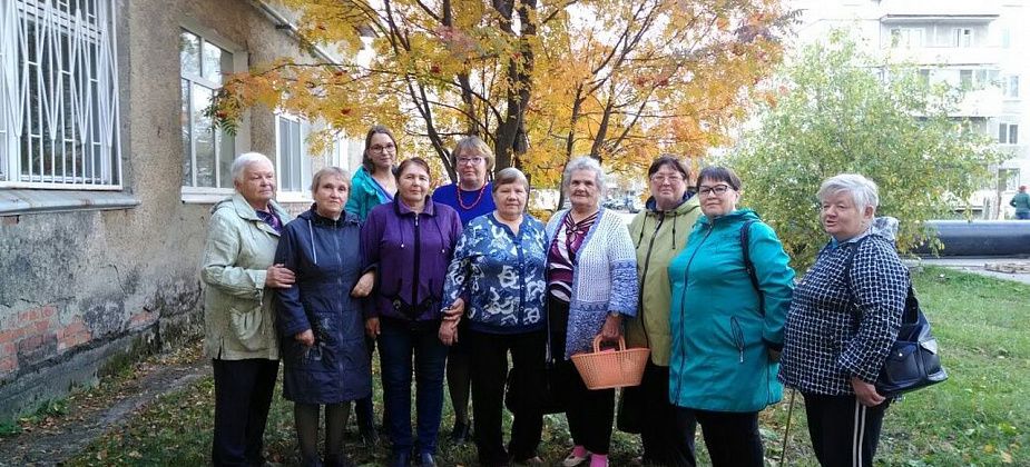На "Именинах у рябины" серовчане читали стихи и ели варенье