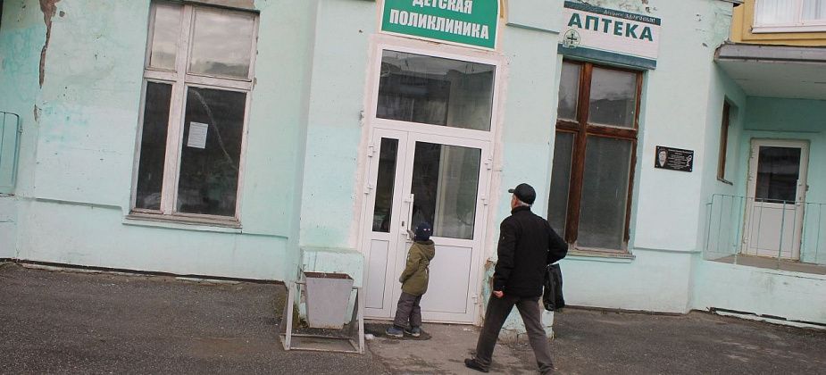 "Ситуация сложилась непростая". Детская поликлиника ответила серовчанке на вопросы по организации приема пациентов