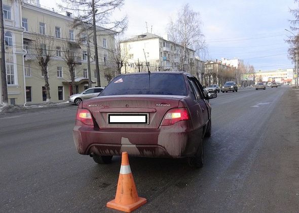 В Серове под колеса "Нексии" попал подросток, выбежавший на проезжую часть