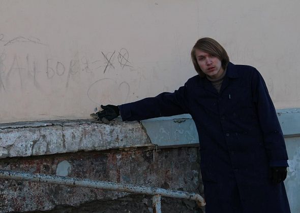 “Все обрушается, иногда падает на голову”. Серовчане переживают за судьбу “общаги”