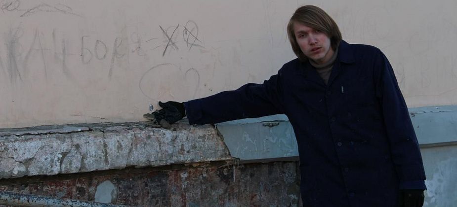 “Все обрушается, иногда падает на голову”. Серовчане переживают за судьбу “общаги”