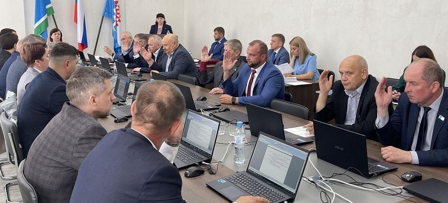Серовские депутаты провели июньское заседание Думы и ушли на каникулы