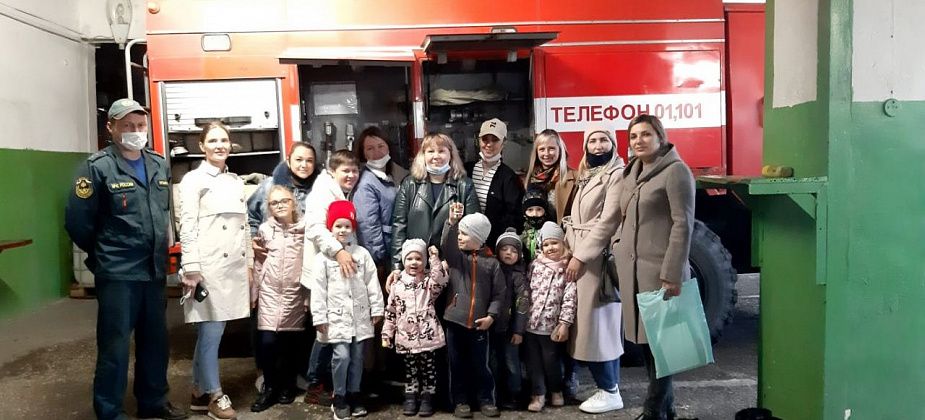 На экскурсии в пожарно-спасательной части побывали студенты Серовского медицинского колледжа