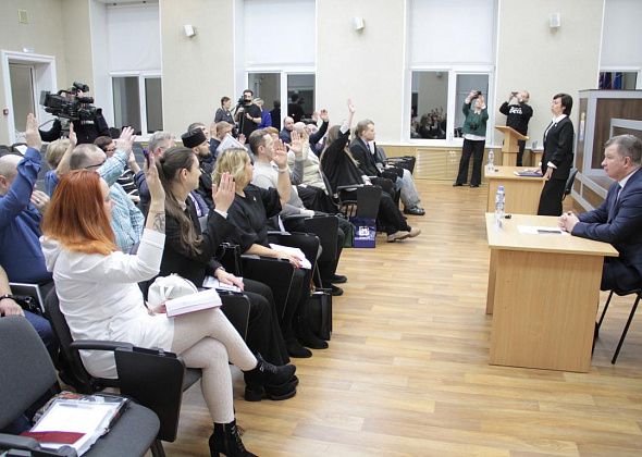 Познакомились и избрали председателя. Прошло первое заседание нового созыва Общественной палаты Серова