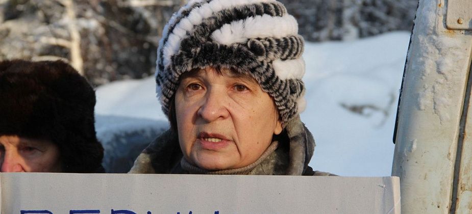 К вышедшим с плакатами к трассе под Серовом садоводам после акции нагрянула полиция