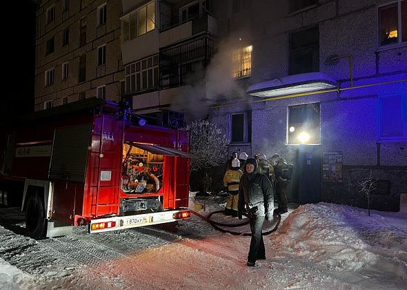 При пожаре в пятиэтажке в поселке Энергетиков пострадал мужчина