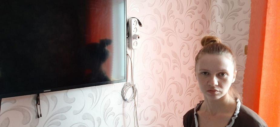 "Поворачиваюсь - из телевизора идет дым". Из-за скачка напряжения у жителей Первого разъезда сгорела бытовая техника 