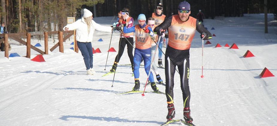 “Этот спорт создан для удовольствия”. В Серове лыжный сезон закрыли гонкой памяти Василия Силенко