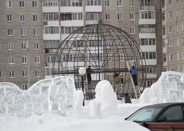 В Серове начали сносить зимний городок. На демонтаж металлоконструкций потратят 200 тысяч 