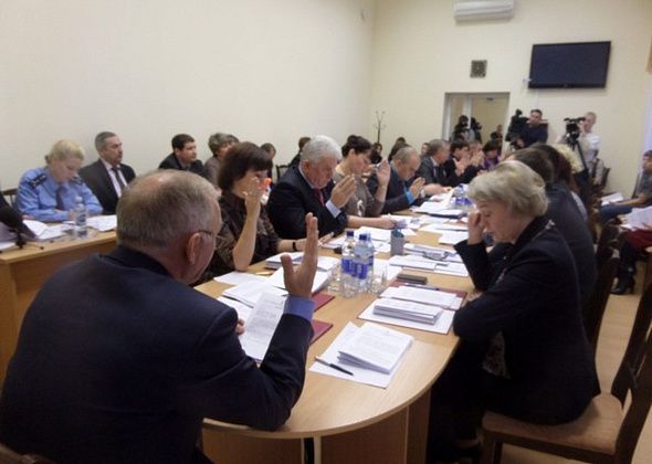 В первом чтении депутаты приняли бюджет Серова на 2014 год