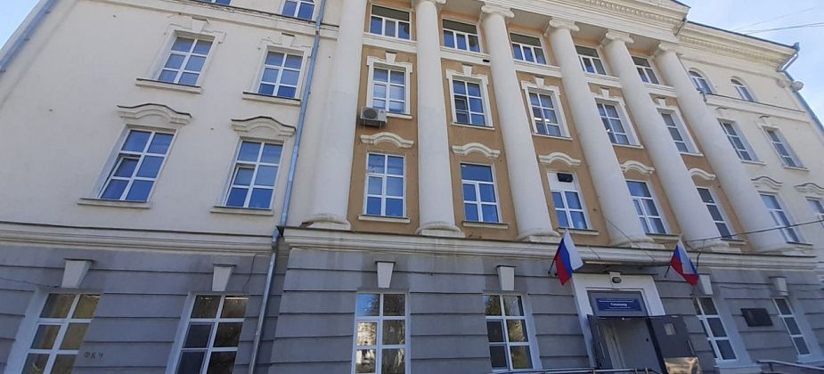 Краснотурьинские врачи борются за жизнь серовчанина, которого сбил Lexus