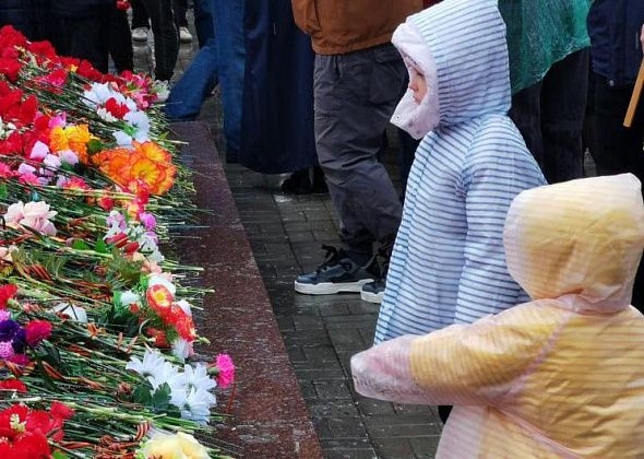 День радостных и горьких воспоминаний. В Серове празднование Дня Победы началось с митинга