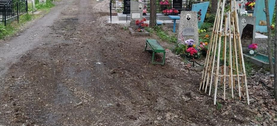 В Серове вывезли кучу мусора с городского кладбища 