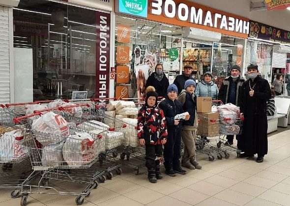 Отдел социального служения Серовской епархии закупил продукты и памперсы для нуждающихся