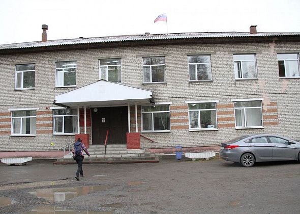 Из федерального бюджета выделили средства на замену окон в здании Серовского райсуда