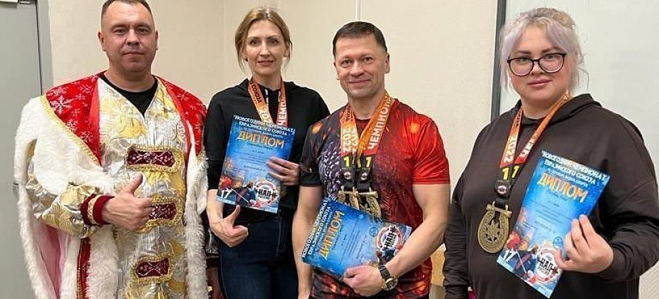 Серовчане успешно выступили на чемпионате по силовым видам спорта