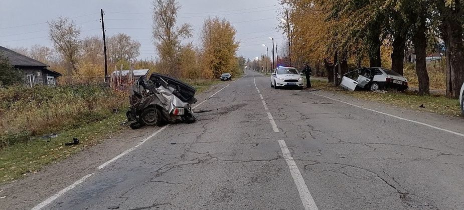 В Новой Коле во время ДТП "девятку" разорвало на части