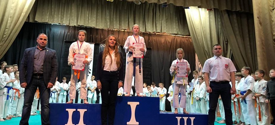 Каратистка из серовского клуба завоевала бронзу на турнире в честь Героя России, погибшего в Беслане