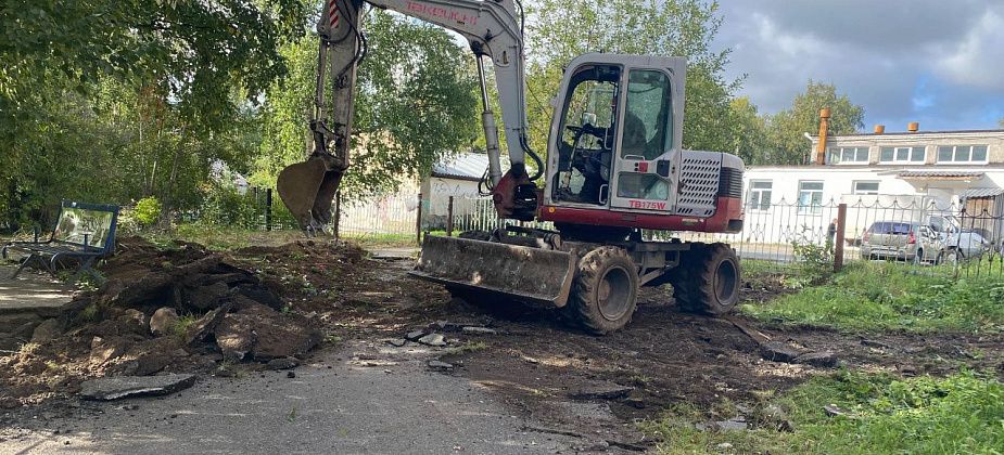 В Серове начались работы по благоустройству сквера, где будет установлен памятник Геннадию Селезневу