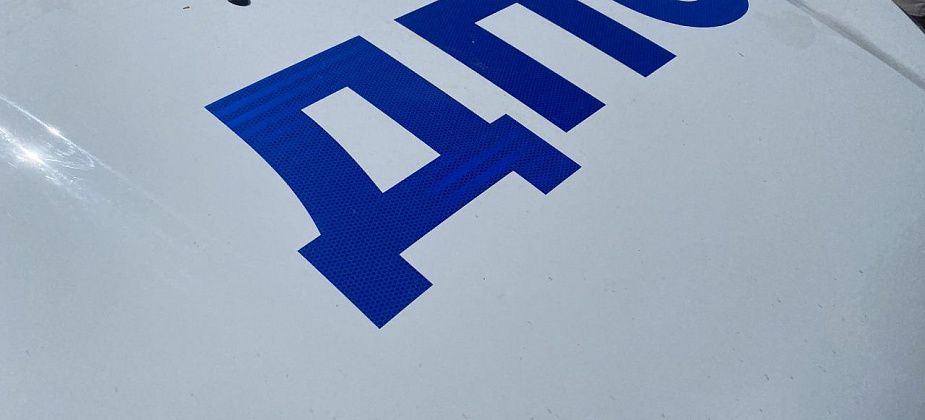 Серовские госавтоинспекторы помогли водителю, у которого в мороз сломалась машина на трассе