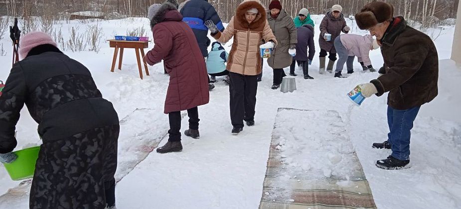 "На мгновение вернулись в молодость". Пенсионеры из Сосьвы состязались в зимних забавах