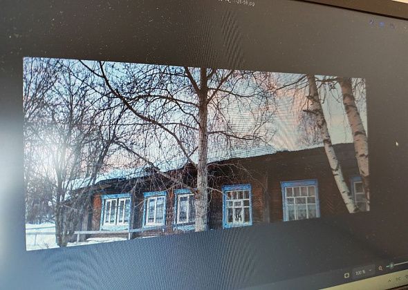 «Ситуация назрела давно». И.о. главы Серова про обрушение кровли ФАПа и школьного пищеблока в Морозково