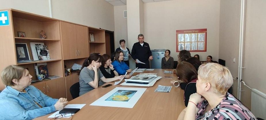Полиция Серова провела «Разговор о важном» в художественной школе