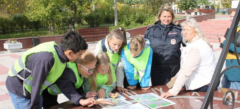 Юные инспекторы движения из Серова сыграли в "Дорожный надзор"