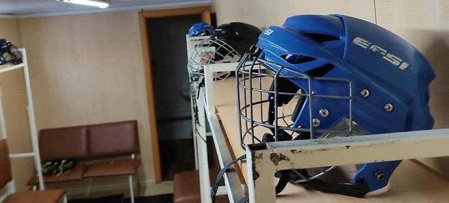 Серов получит деньги из областного бюджета на приобретение формы и защиты для юных хоккеистов