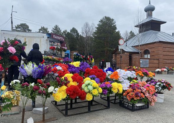 В Радоницу в кафедральном соборе Серова и на кладбище пройдут панихиды 