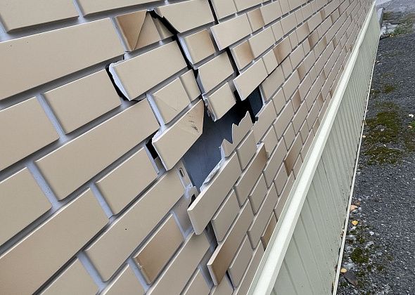 Из-за сломанного фасада кинотеатра “Родина” полиция Серова проводит проверку