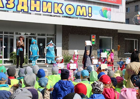 Капитан Джек Воробей вернул юным серовчанам ключ от светофора