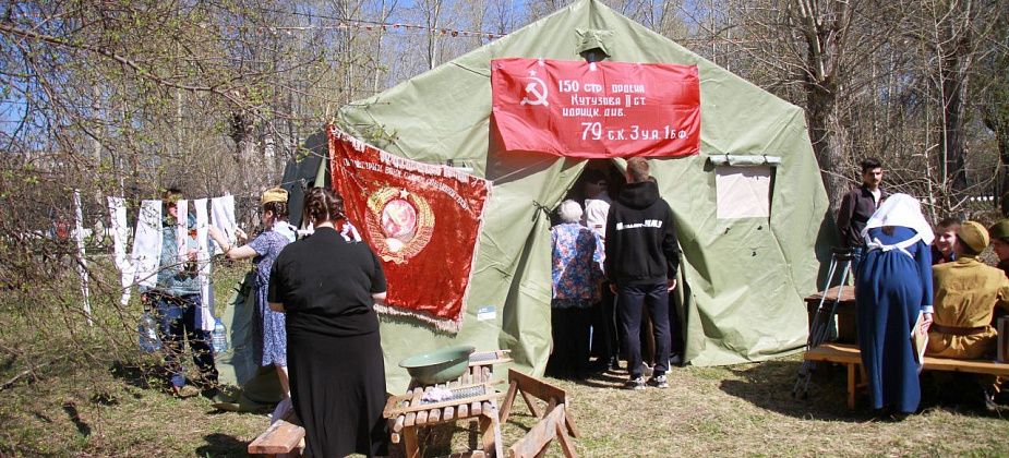 ДКМ Серова покупает надувные танк Т-34 и самолет ЯК-9