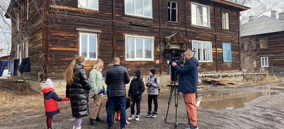 Многодетные матери из разваливающегося дома в Серове обратились к детскому омбудсмену России, в надежде улучшить жилищные условия