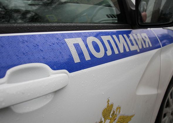 ГАИ Серова разыскивает водителя, который у поликлиники наехал на женщину