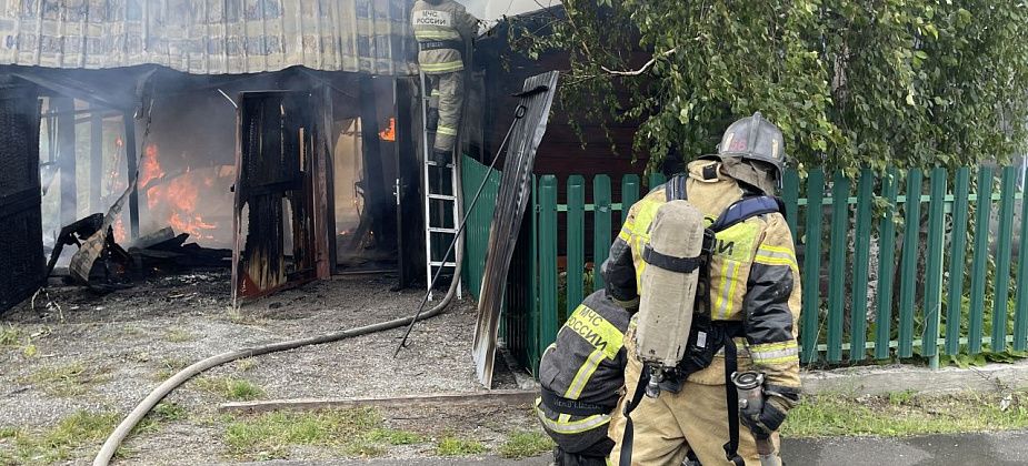 Серовчанин, который пострадал при пожаре, находится в региональном ожоговом центре