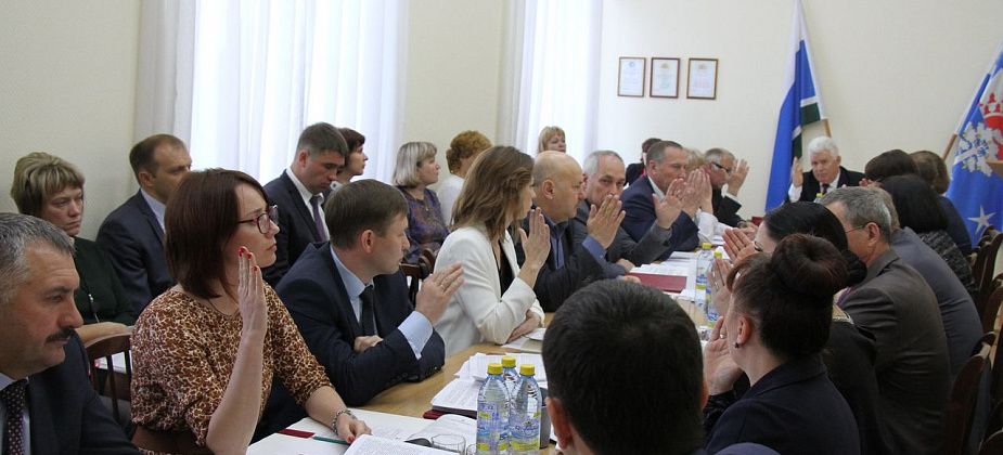 Дума Серова определила, кто из депутатов пропустил больше всего заседаний