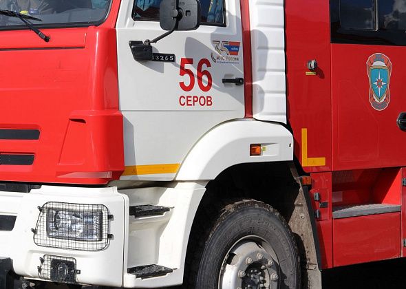 В Серове горели баня и гараж