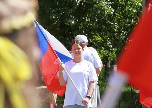 Серовчан приглашают на праздник в честь Дня России. Гуляния пройдут около ДКЖ 