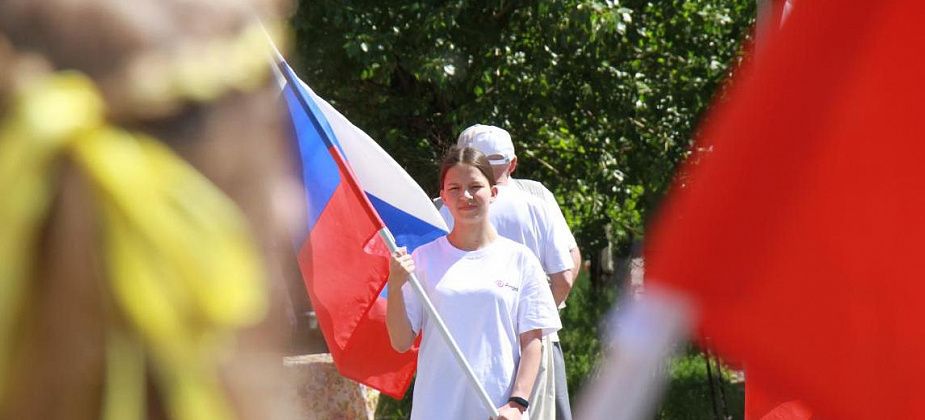 Серовчан приглашают на праздник в честь Дня России. Гуляния пройдут около ДКЖ 