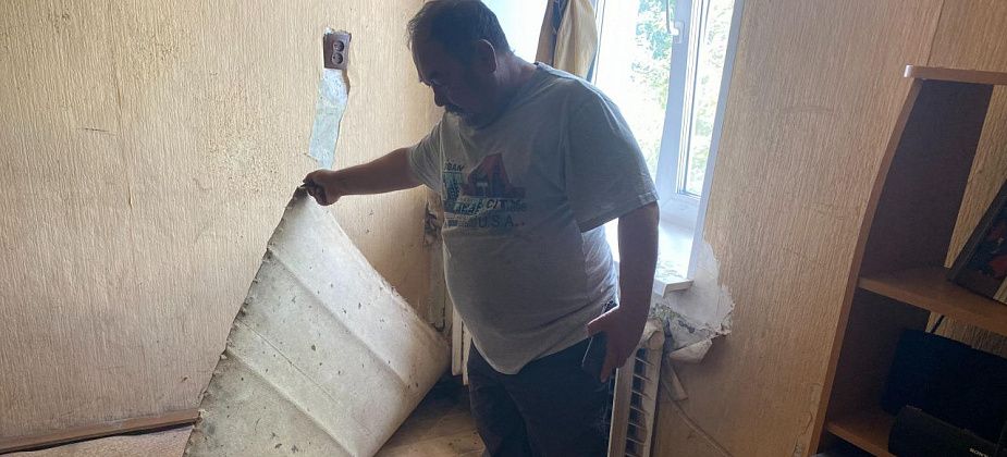 Житель "разобранной" квартиры оценил работу коммунальщиков: "Получается - сделали, лишь бы..." 