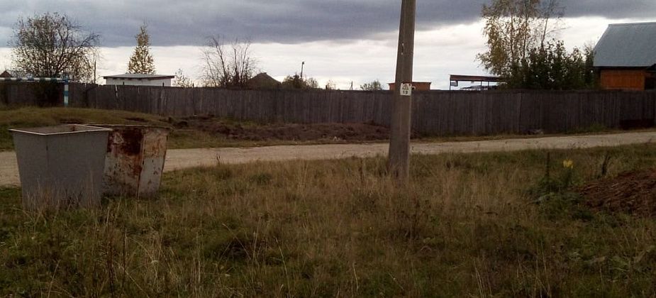 Контейнерную площадку поставят рядом со спортплощадкой? Житель серовской деревни не согласен с выбранным местом для мусорки