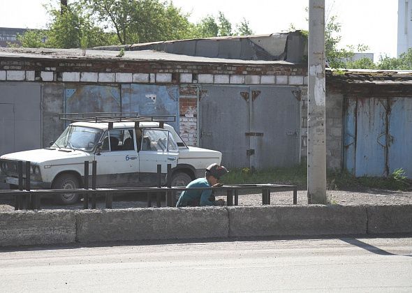 На въезде в город начали монтаж стелы «Я люблю Серов»