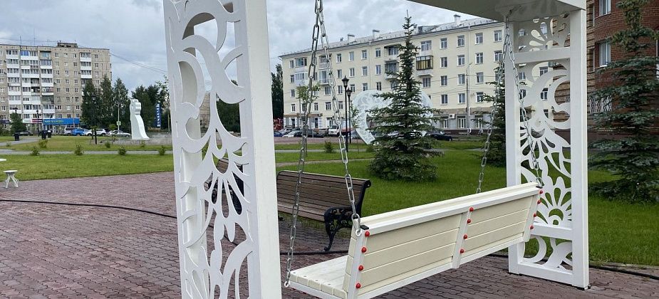 «Идешь по улице, а присесть некуда». Хватает ли серовчанам скамеек и что нужно благоустроить?