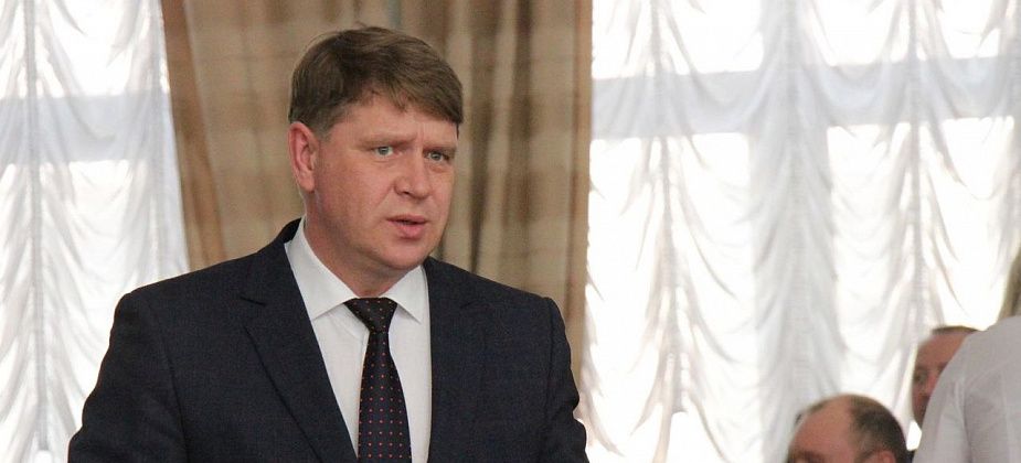 Стало известно, как бывший сити-менеджер Серова Евгений Преин получил права тракториста