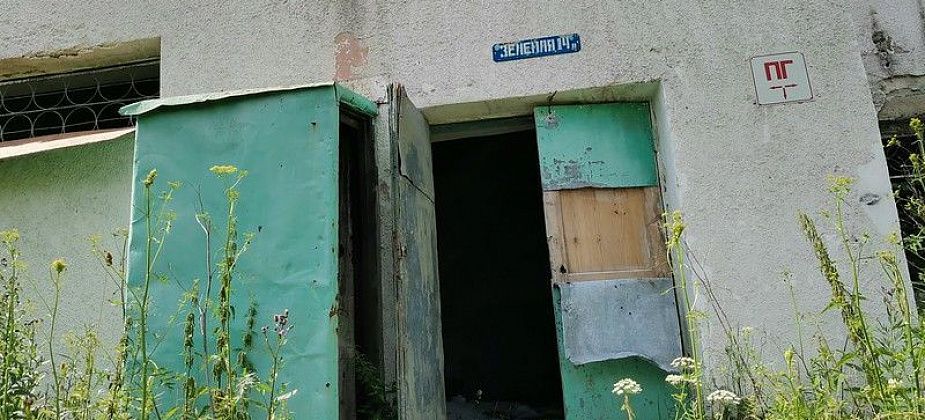 На месте бывших мастерских серовской школы №14 хотели построить батутный центр или зал для борьбы