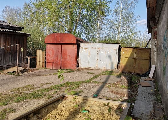 Власти Серова решили демонтировать еще шесть «самовольно установленных» металлических гаражей