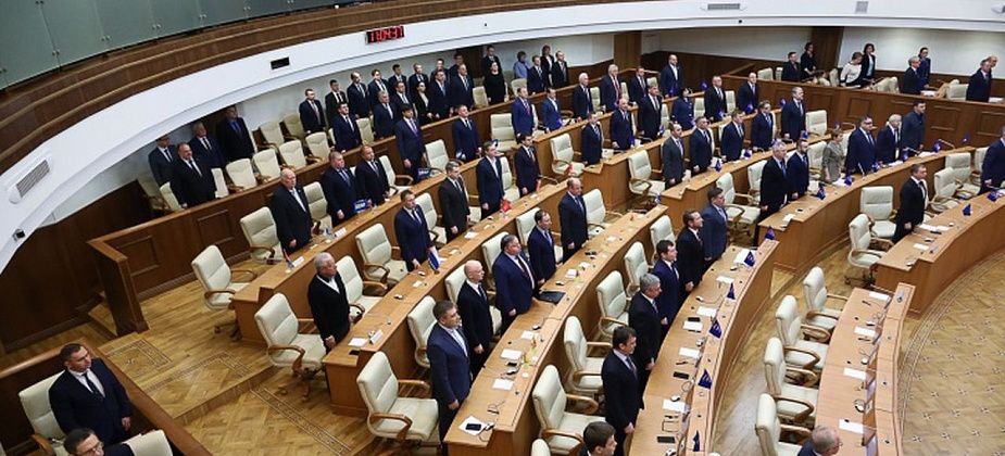 Свердловские депутаты вслед за Советом Федерации и Госдумой приняли поправки к Конституции