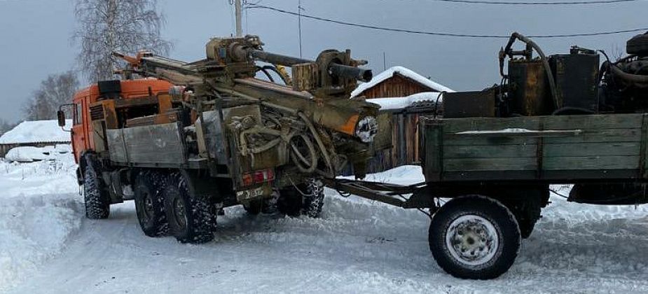 Полиция Серова проводит проверку в Ключевом, где буровики заехали в огород 